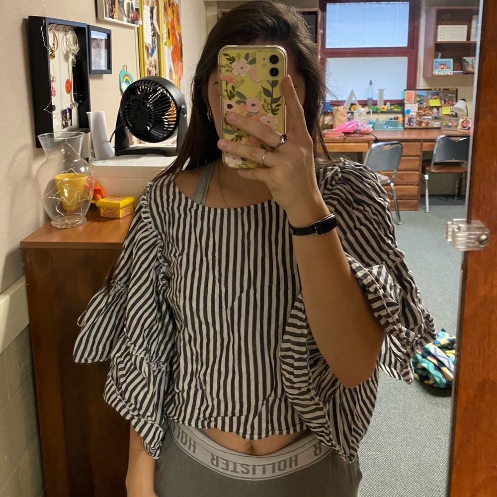 Hollister shirt